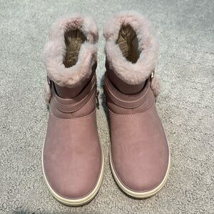 Girls pink boots size 30